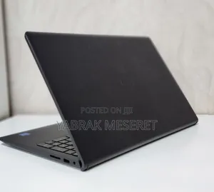 New Laptop Dell Precision 15 3520 8GB Intel Core I5 SSD 256GB