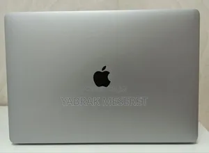 Photo - New Laptop Apple MacBook Pro 2017 16GB Intel Core I7 SSD 512GB