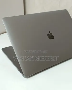 New Laptop Apple MacBook Pro 2017 16GB Intel Core I7 SSD 512GB