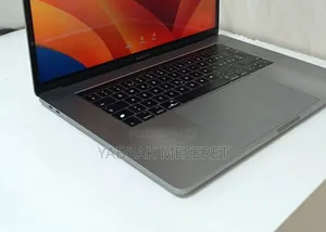 New Laptop Apple MacBook Pro 2017 16GB Intel Core I7 SSD 512GB