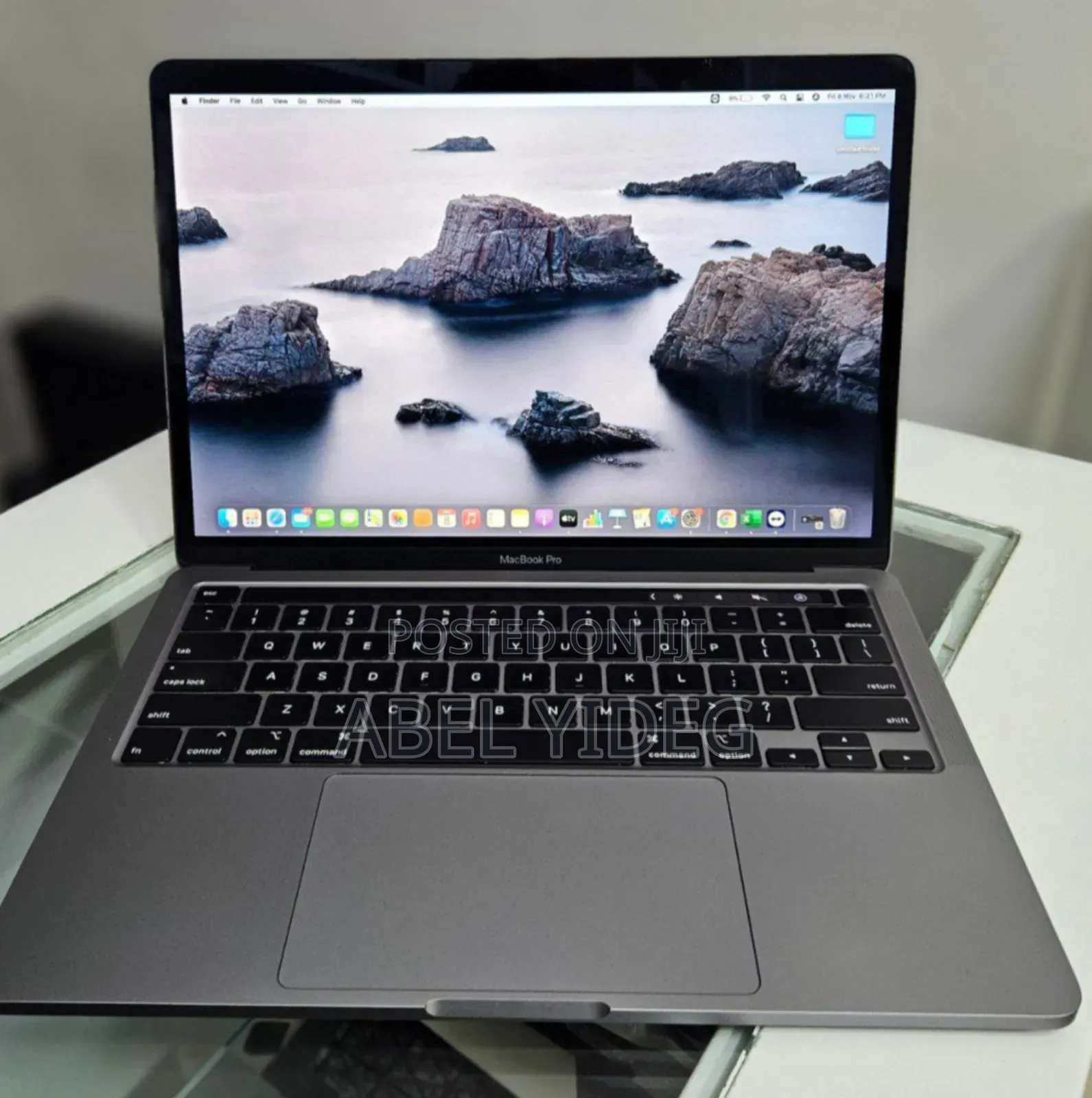New Laptop Apple MacBook Pro 2019 8GB Intel Core I5 SSD 256GB