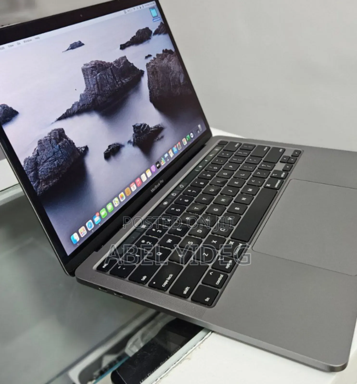 New Laptop Apple MacBook Pro 2019 8GB Intel Core I5 SSD 256GB