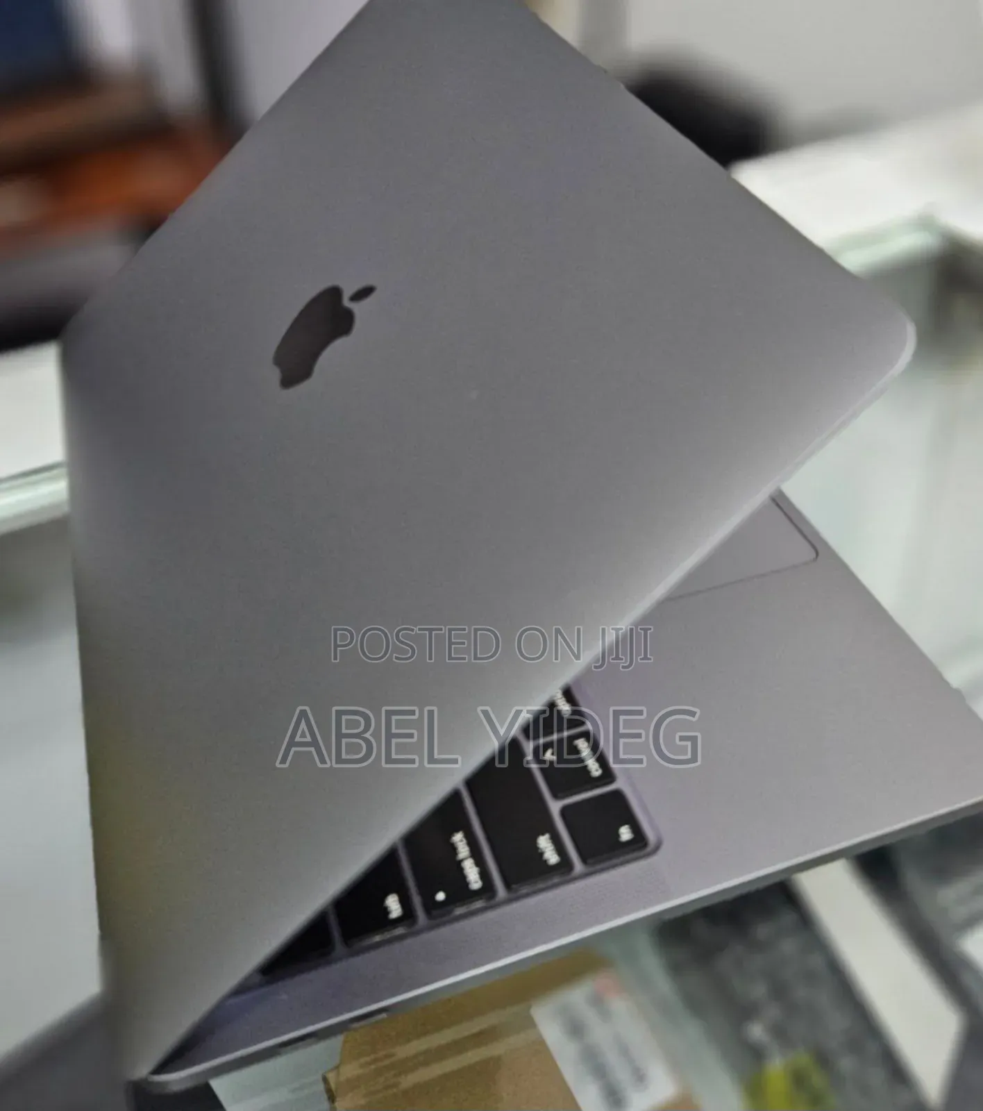 New Laptop Apple MacBook Pro 2019 8GB Intel Core I5 SSD 256GB