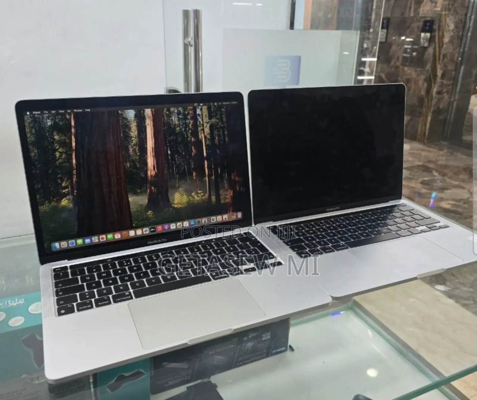 New Laptop Apple MacBook Air 2020 M1 8GB Apple M1 SSD 256GB