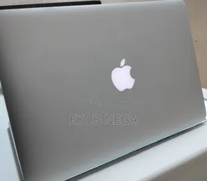 New Laptop Apple MacBook Pro 2015 8GB Intel Core I5 SSD 256GB