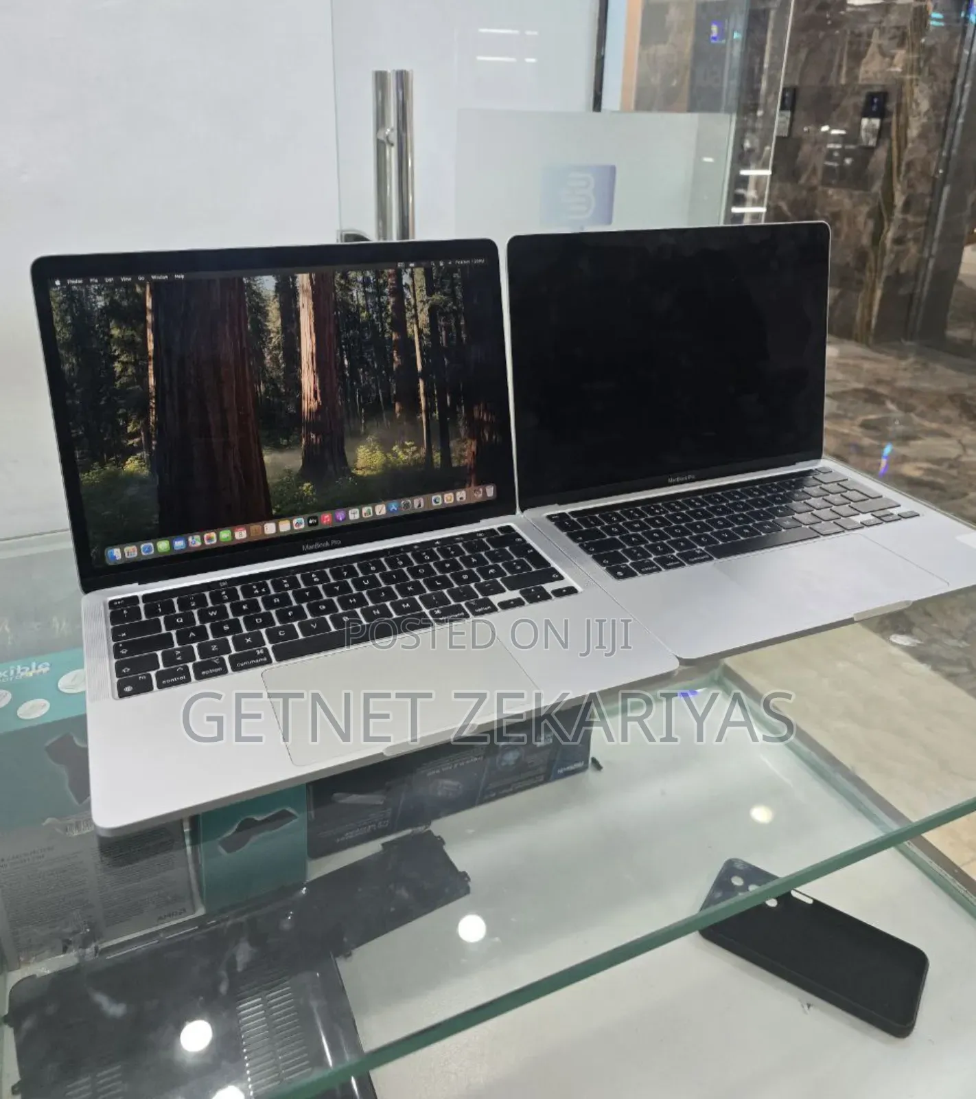 New Laptop Apple MacBook Pro 2020 M1 8GB Apple M1 Pro SSD 256GB