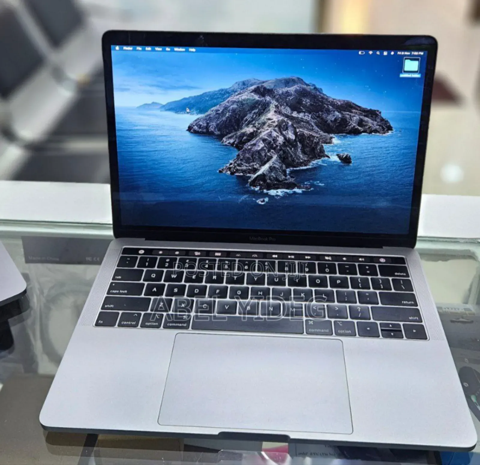 New Laptop Apple MacBook Pro 2020 8GB Intel Core I5 SSD 256GB