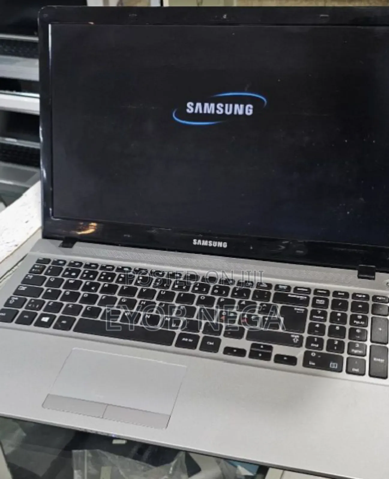 New Laptop Samsung 8GB Intel Core I5 HDD 1T