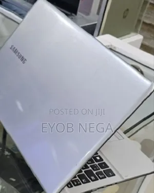 New Laptop Samsung 8GB Intel Core I5 HDD 1T