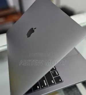 New Laptop Apple MacBook Pro 2019 8GB Intel Core I5 SSD 256GB