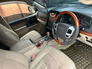 Toyota Land Cruiser 2012 White