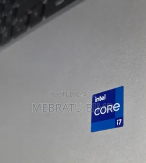 New Laptop Dell Precision 3561 16GB Intel Core I7 SSD 256GB