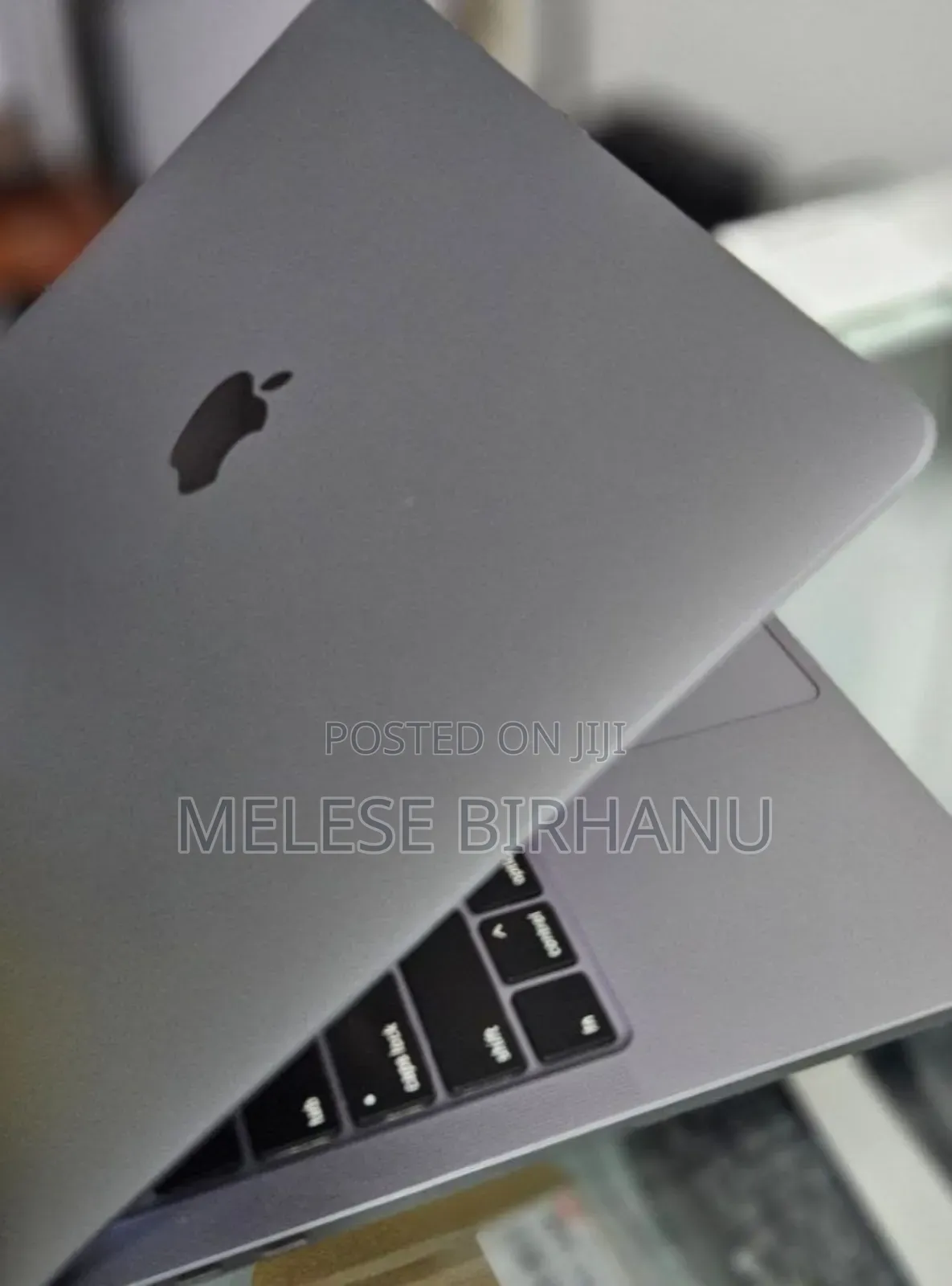 New Laptop Apple MacBook Pro 2020 8GB Intel Core I5 SSD 256GB