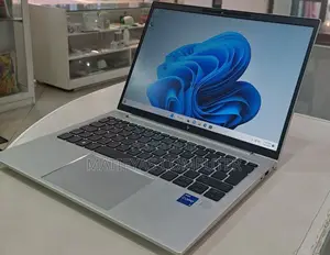 New Laptop HP EliteBook 830 G9 16GB Intel Core I5 SSD 512GB