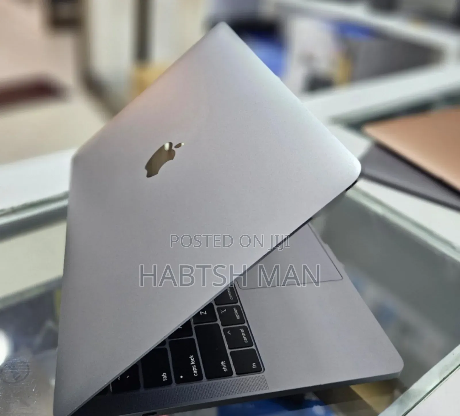 New Laptop Apple MacBook Pro 2020 8GB Intel Core I5 SSD 256GB