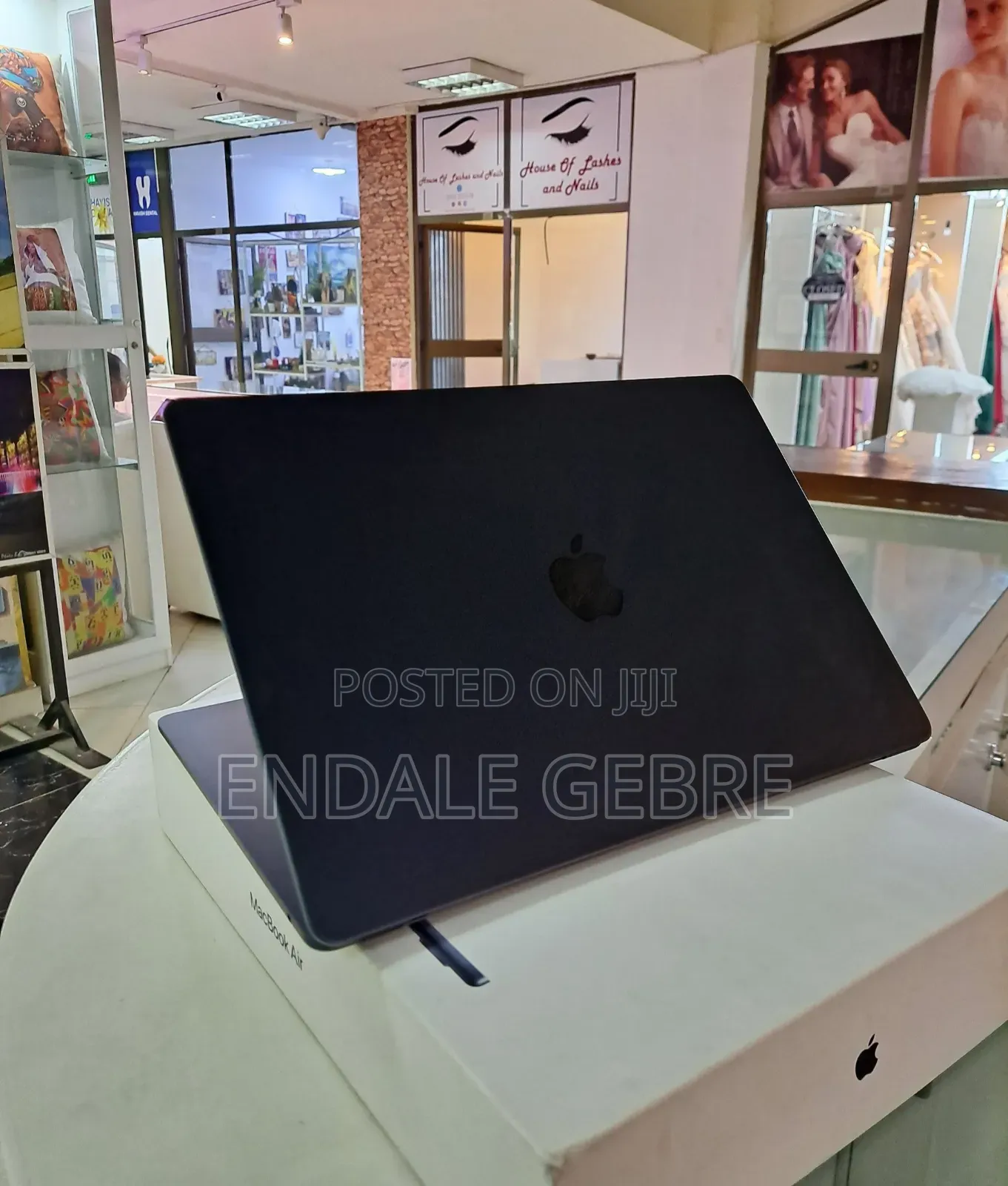 New Laptop Apple MacBook Air 2023 M2 8GB Apple M2 SSD 512GB