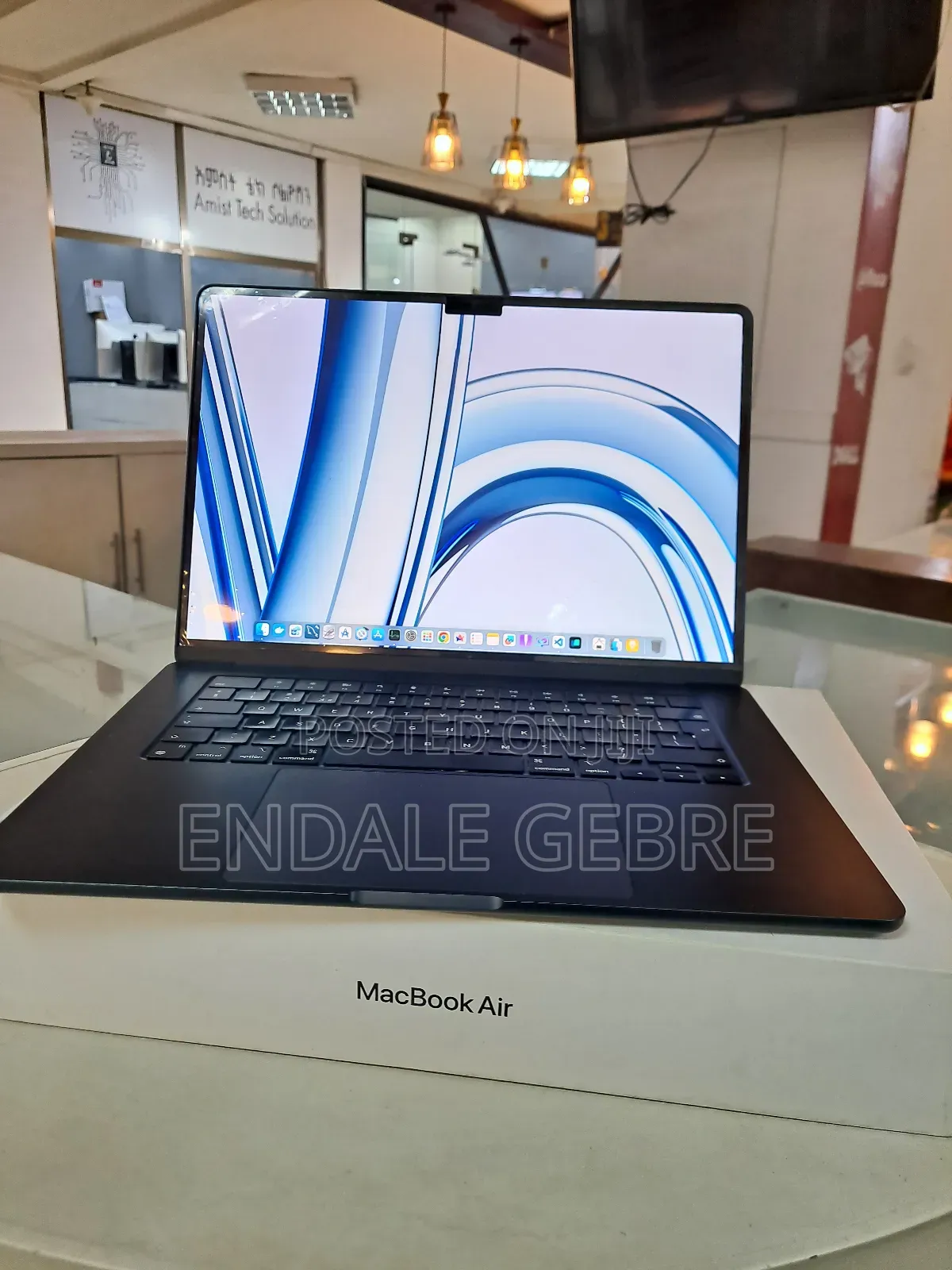 New Laptop Apple MacBook Air 2023 M2 8GB Apple M2 SSD 512GB