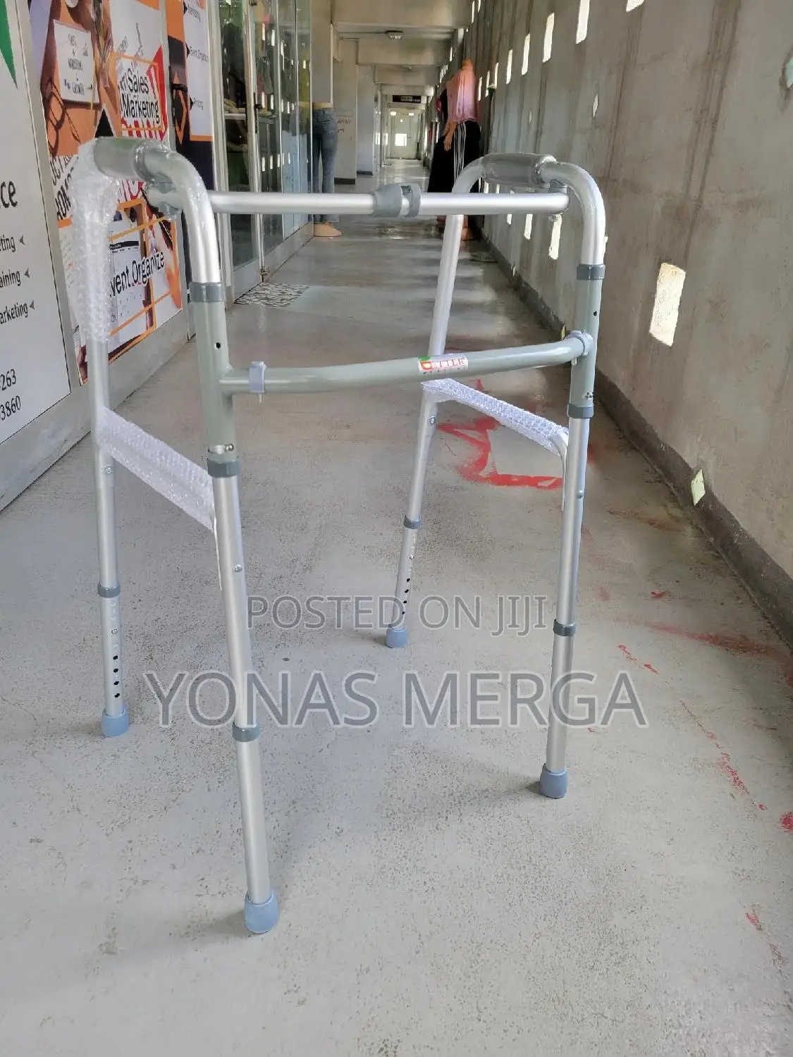 Walker Rehabilitet Equipment/Material:CHROME Foldable Walker