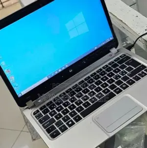 New Laptop HP Spectra 13 4GB Intel Core I5 SSD 128GB