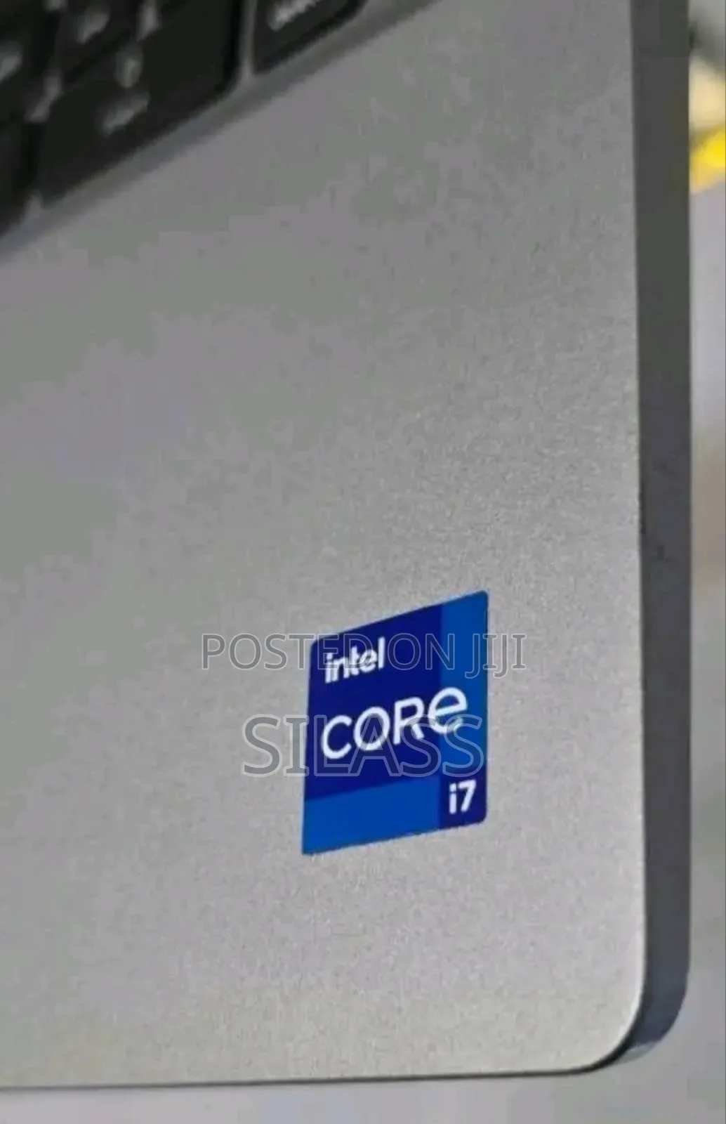 New Laptop Dell Precision 3561 16GB Intel Core I7 SSD 256GB