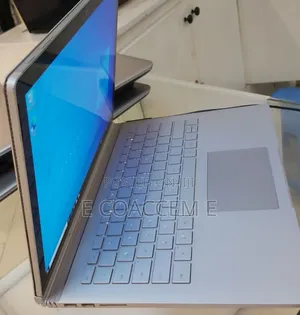 New Laptop Microsoft Surface 8GB Intel Core I5 SSD 256GB