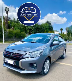 Mitsubishi Attrage 2022 Silver