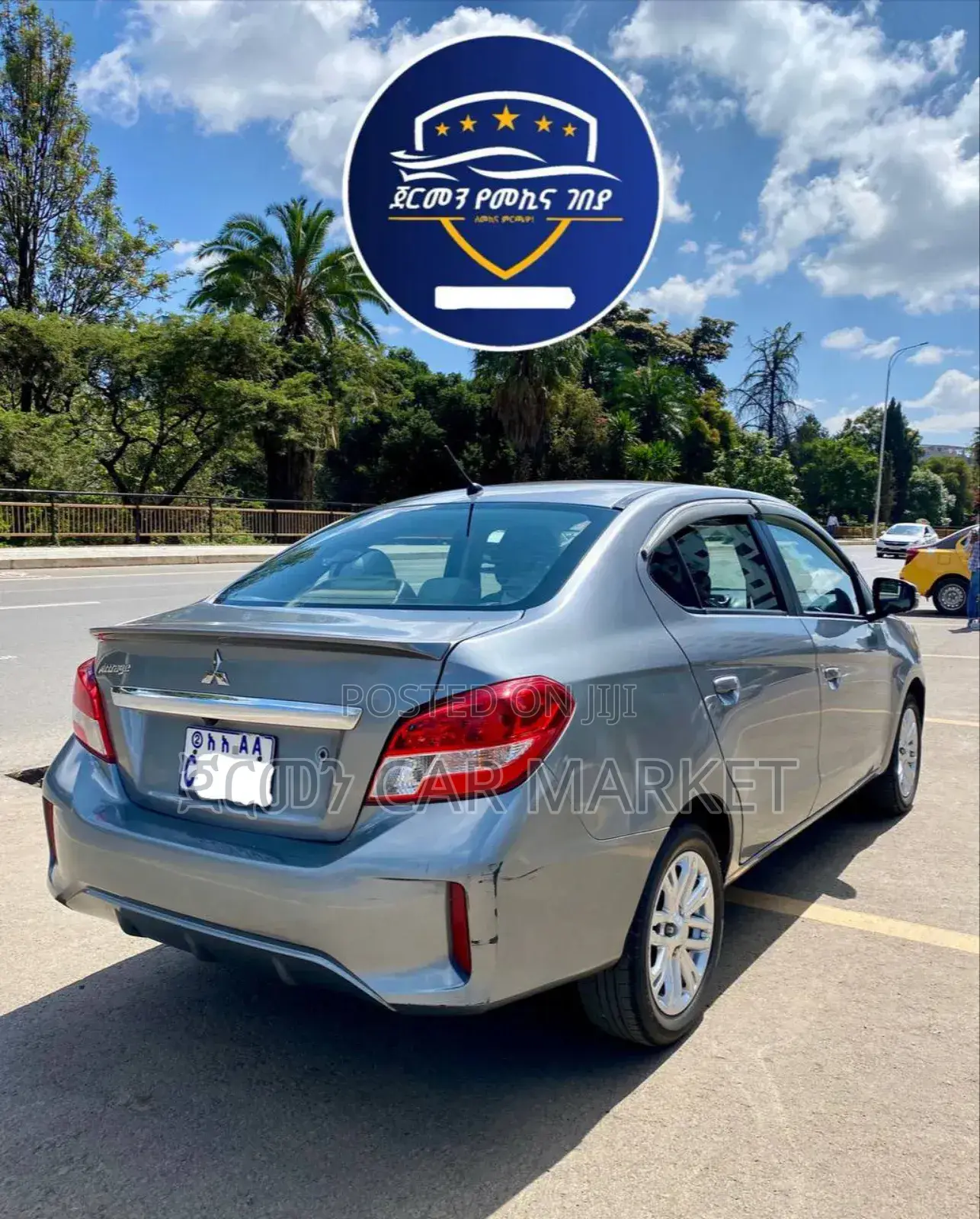 Mitsubishi Attrage 2022 Silver