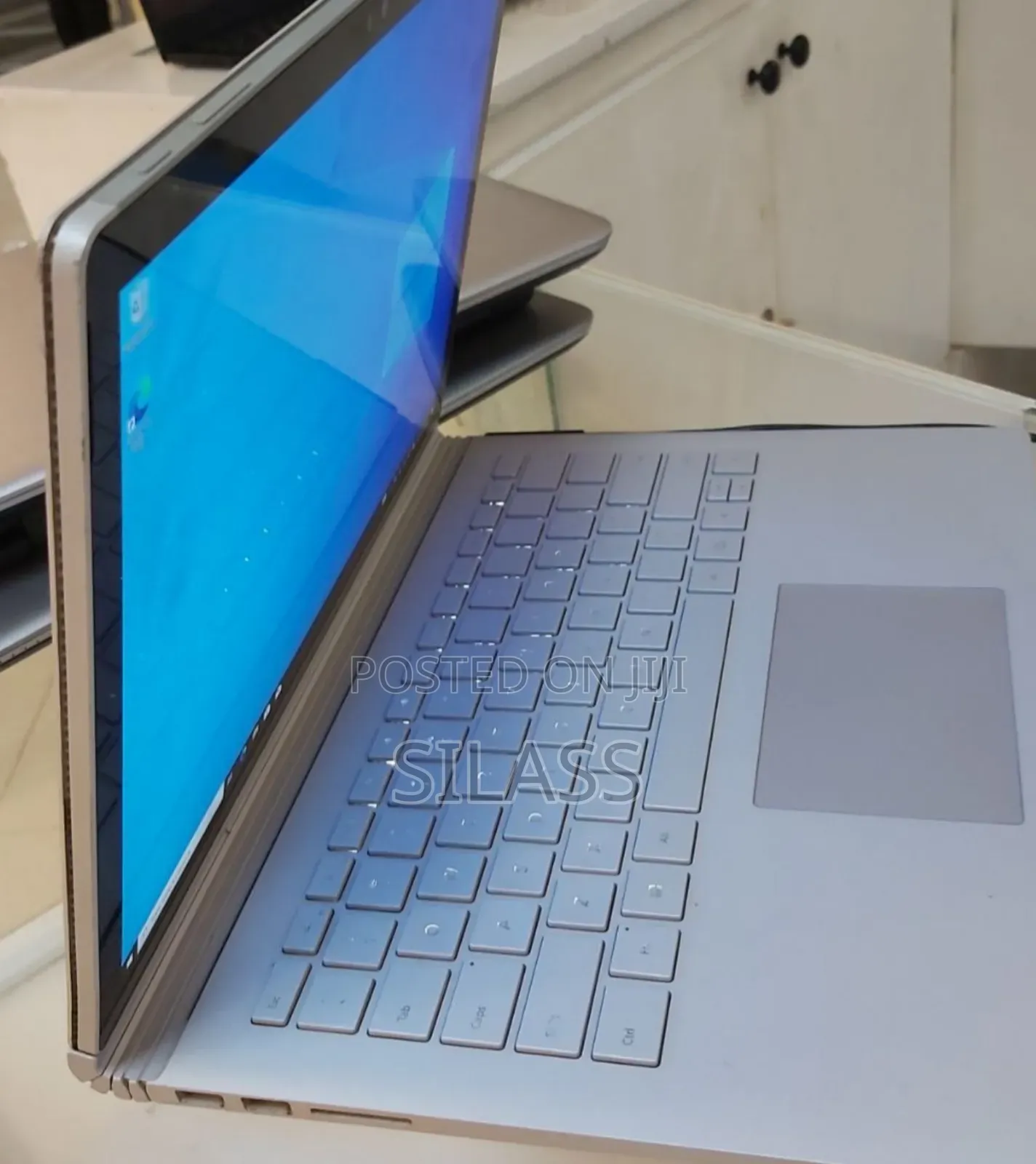 New Laptop Microsoft Surface 8GB Intel Core I5 SSD 256GB