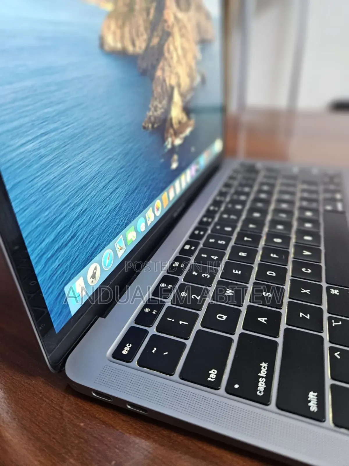 New Laptop Apple MacBook Air 2019 8GB Intel Core I5 SSD 128GB