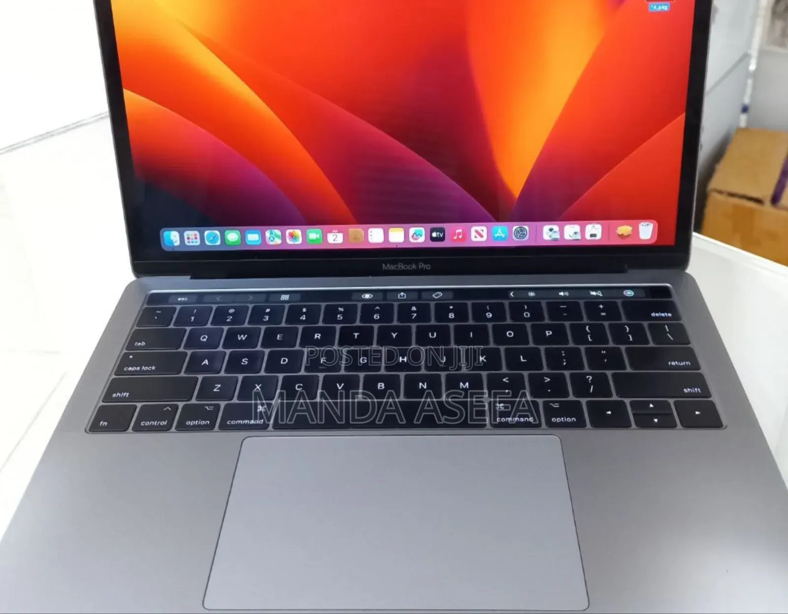 New Laptop Apple MacBook Pro 2019 8GB Intel Core I5 SSD 256GB