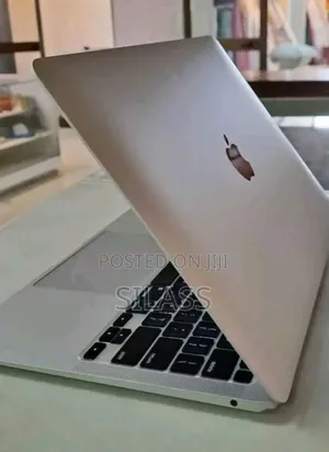 New Laptop Apple MacBook Air 8GB Apple M1 SSD 256GB