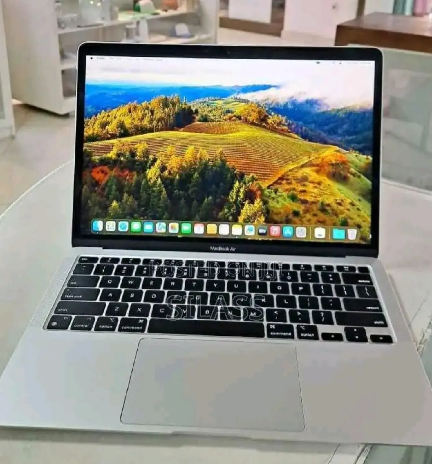 New Laptop Apple MacBook Air 8GB Apple M1 SSD 256GB