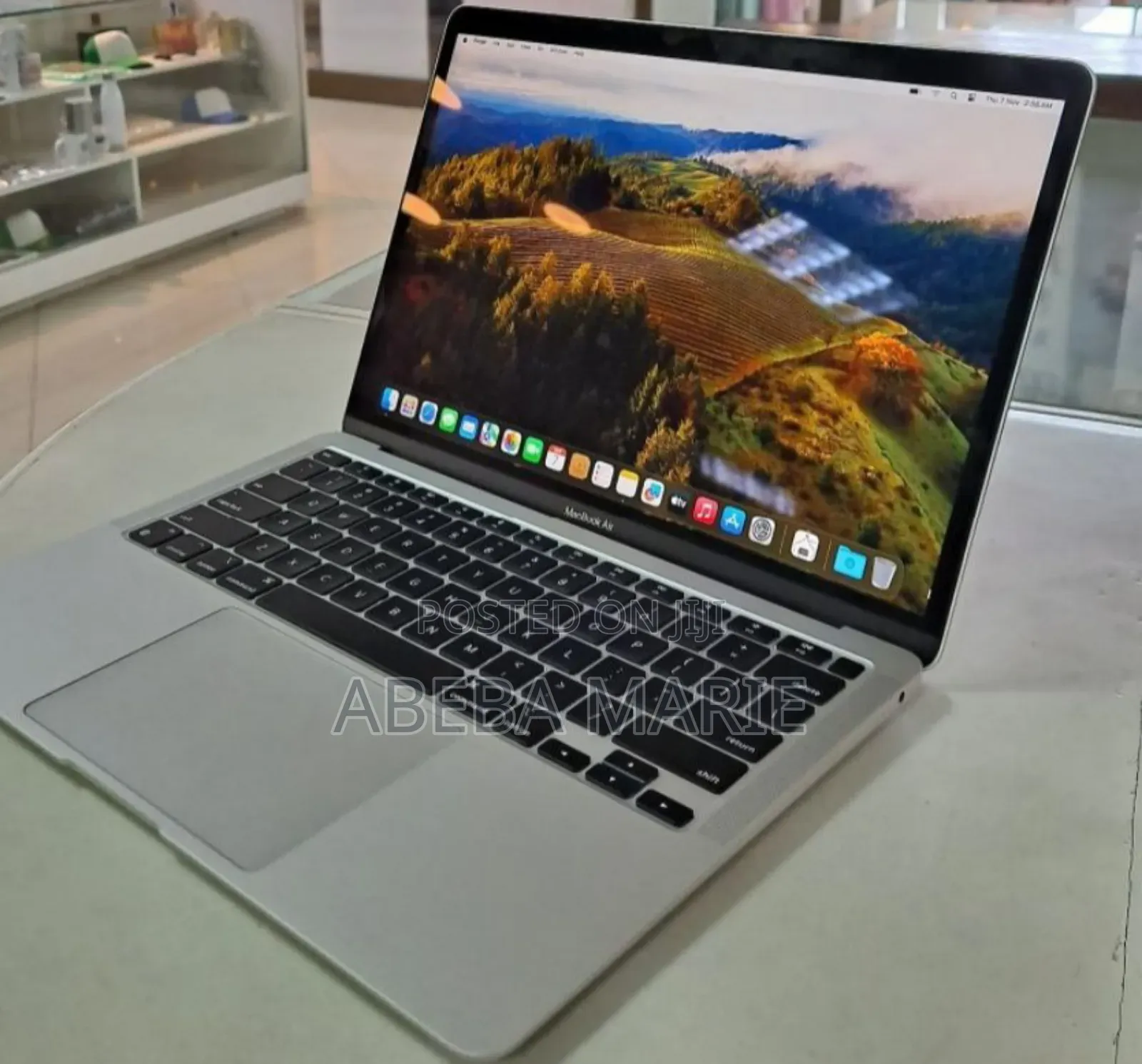 New Laptop Apple MacBook Air 2020 M1 8GB Apple M1 SSD 256GB