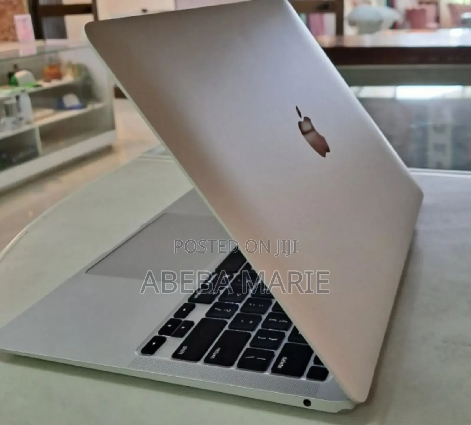 New Laptop Apple MacBook Air 2020 M1 8GB Apple M1 SSD 256GB