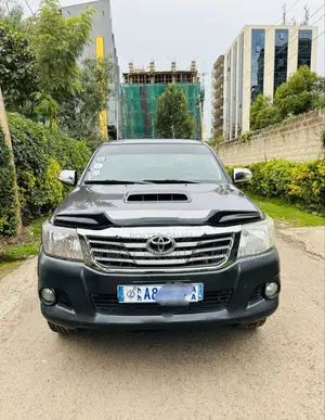 Toyota Hilux 2013 Blue