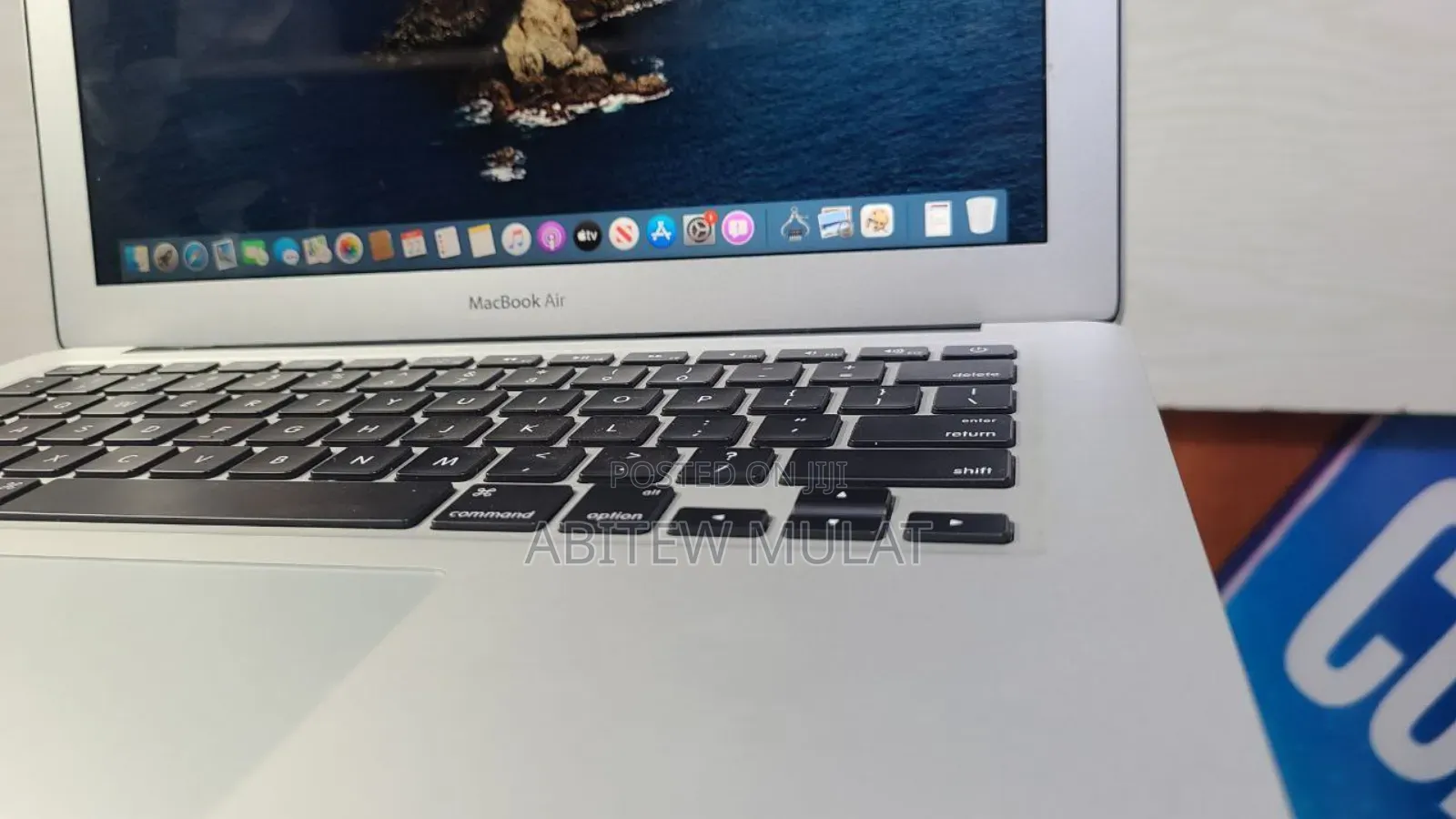 New Laptop Apple MacBook Air 2015 8GB Intel Core I5 SSD 256GB