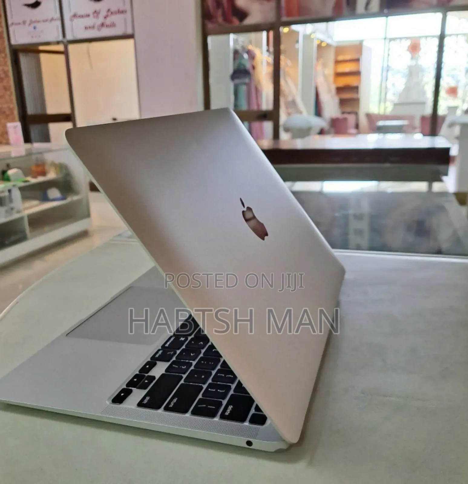 New Laptop Apple MacBook Air 2020 M1 8GB Apple M1 SSD 256GB