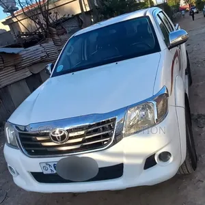 Toyota Hilux 2015 White
