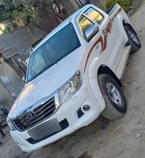 Toyota Hilux 2015 White