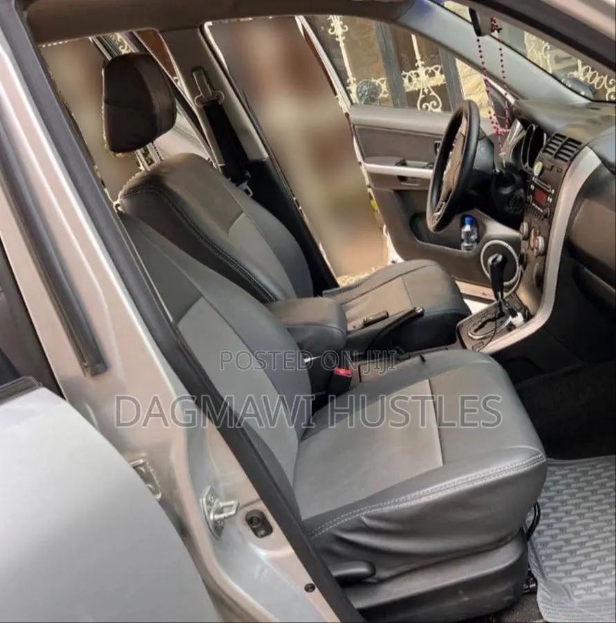 Suzuki Grand Vitara 2.4 Premium 2011 Silver