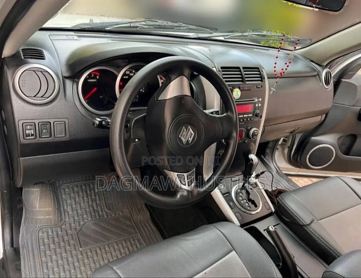 Suzuki Grand Vitara 2.4 Premium 2011 Silver