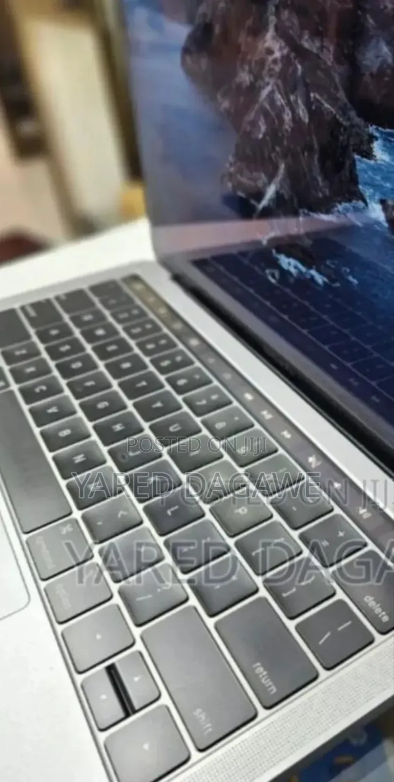 New Laptop Apple MacBook Pro 2020 8GB Intel Core i5 SSD 256GB