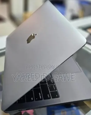 New Laptop Apple MacBook Pro 2020 8GB Intel Core i5 SSD 256GB