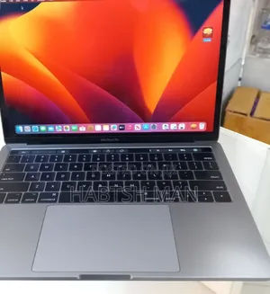 New Laptop Apple MacBook Pro 2017 8GB Intel Core i5 SSD 256GB