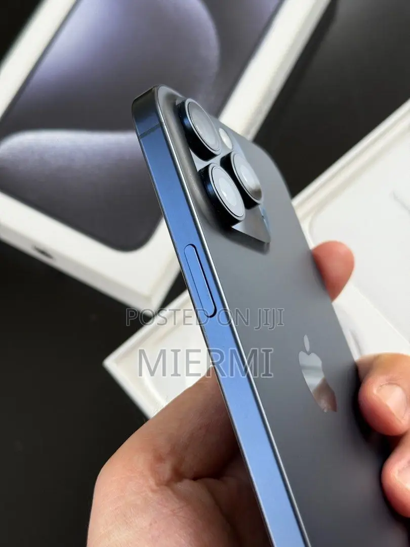 New Apple iPhone 15 Pro Max 256 GB Blue