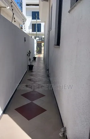 3bdrm Villa in Figa, Luxury Villa, Bole for sale