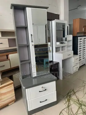 Photo - Derssing And