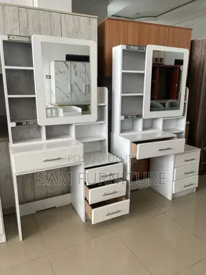 Photo - Ddressing Tabel