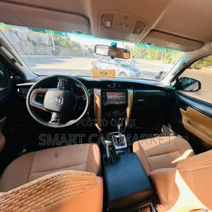 Toyota Fortuner 2022 White