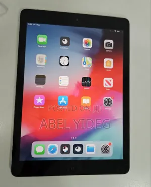 Photo - New Apple iPad 10.2 (2019) 64 GB Gray